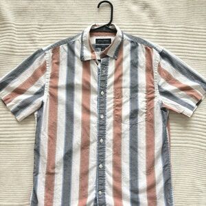 Banana Republic Short Sleeve Beach Button Up